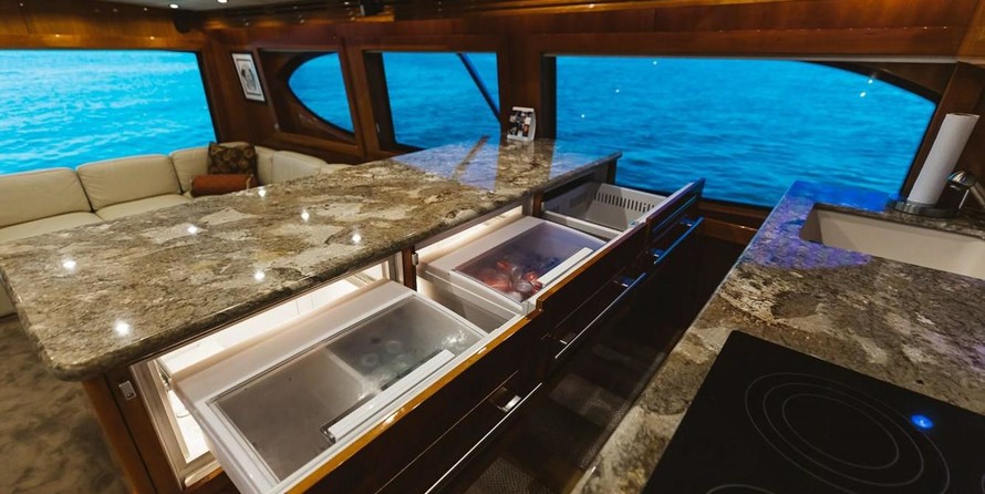 Hatteras 77 Convertible