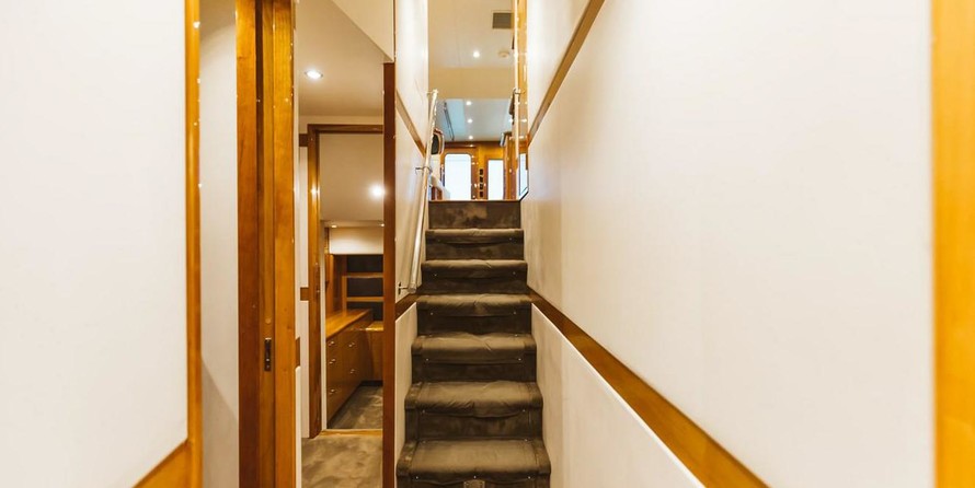 Hatteras 77 Convertible