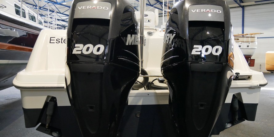Boston Whaler 250 Outrage