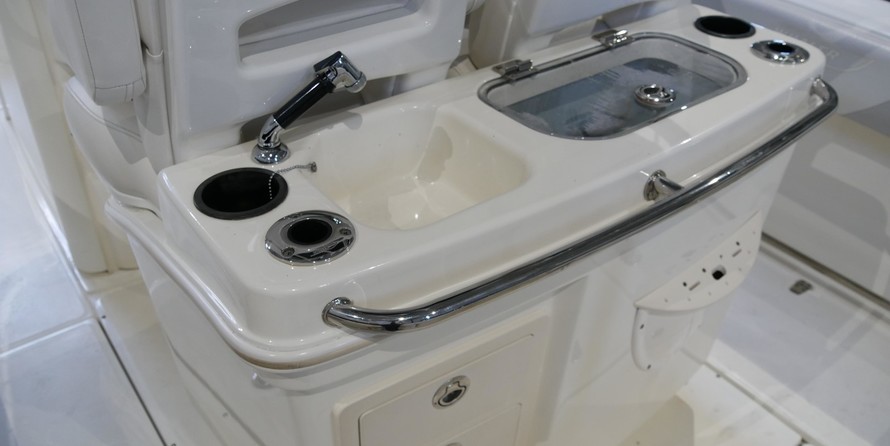 Boston Whaler 250 Outrage