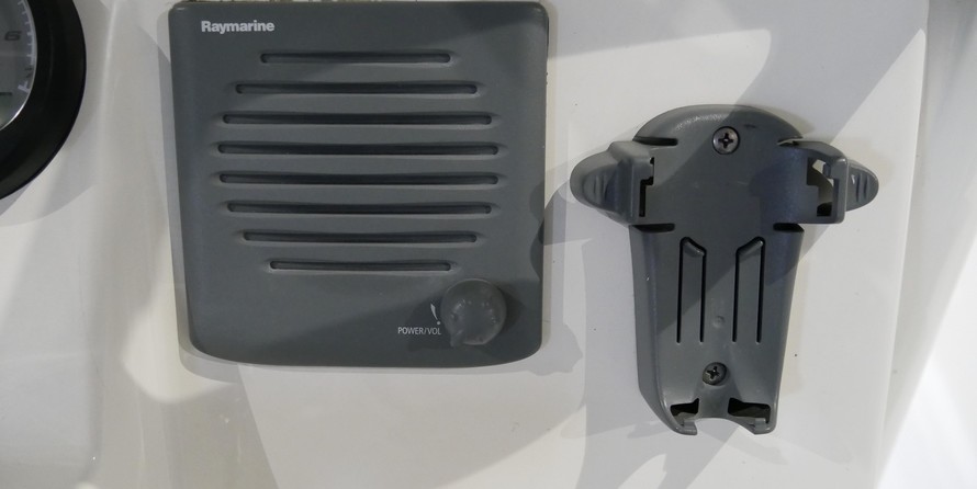 Boston Whaler 250 Outrage