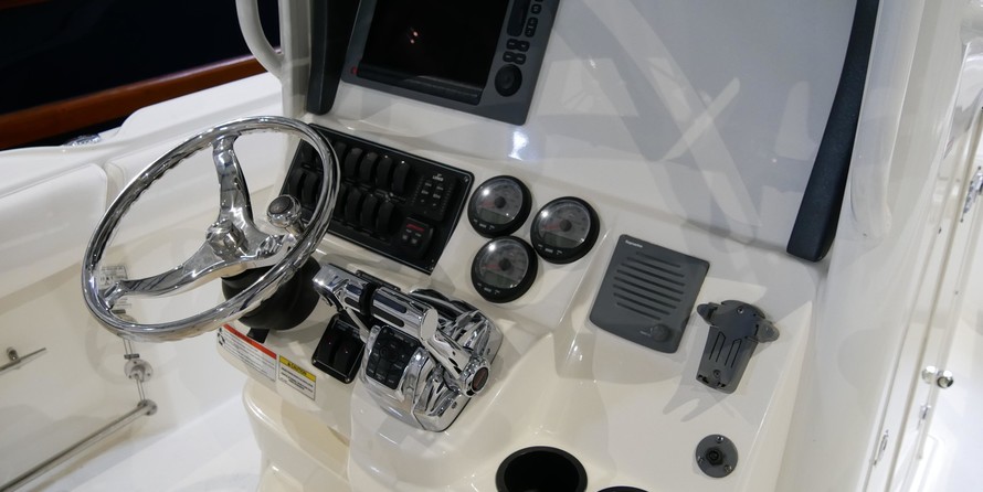 Boston Whaler 250 Outrage