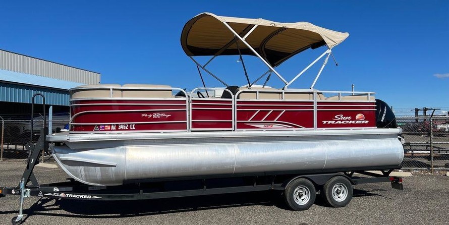 Sun Tracker Party Barge 22 XP3