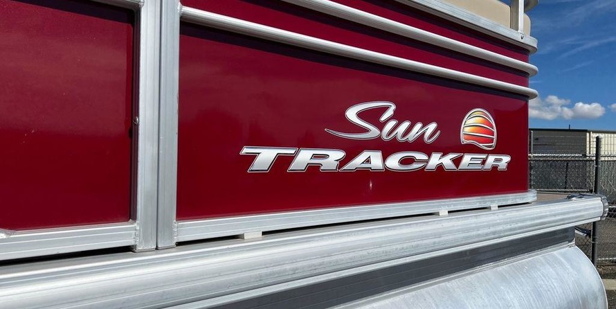 Sun Tracker Party Barge 22 XP3