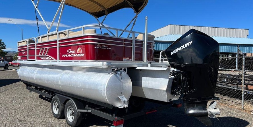 Sun Tracker Party Barge 22 XP3