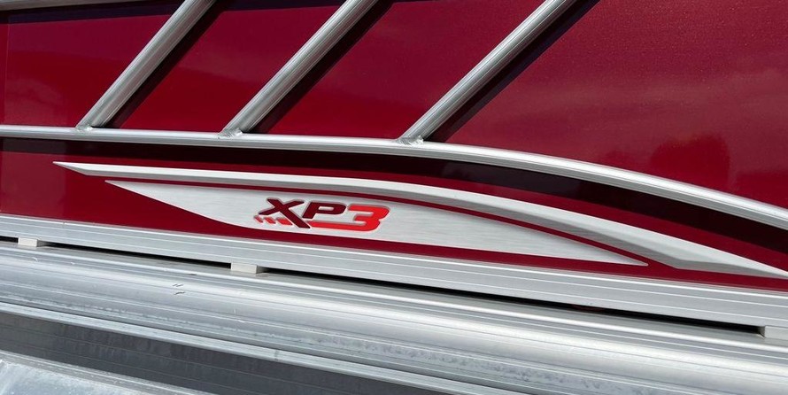 Sun Tracker Party Barge 22 XP3