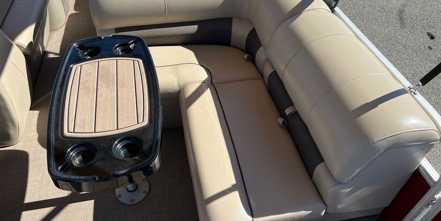 Sun Tracker Party Barge 22 XP3