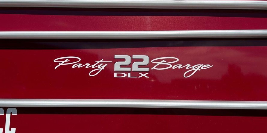 Sun Tracker Party Barge 22 XP3