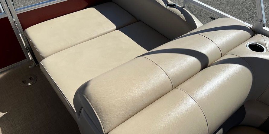 Sun Tracker Party Barge 22 XP3