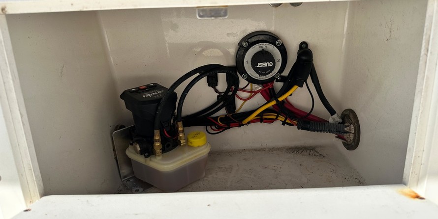 Century 2900 center console