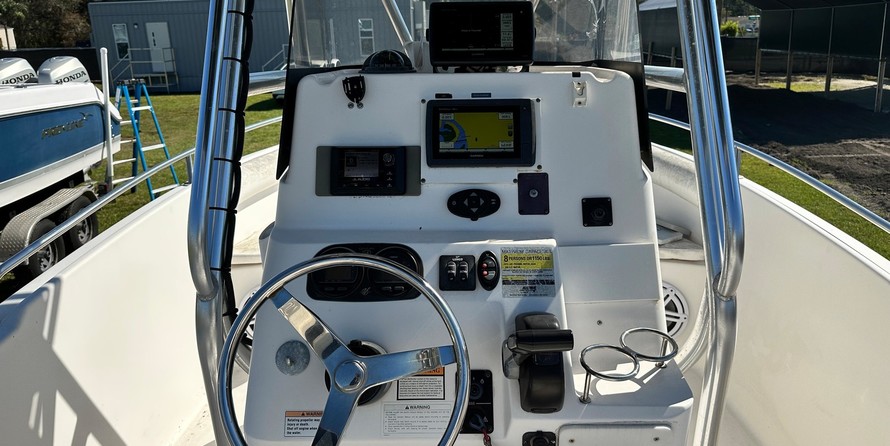 Century 2900 center console