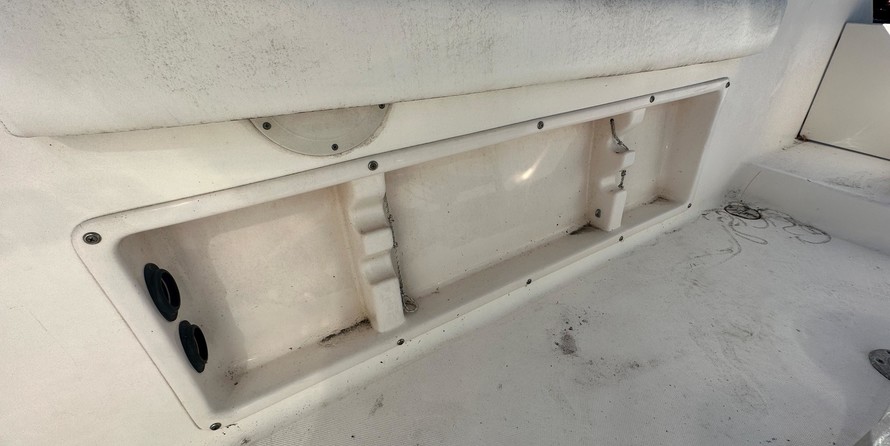 Century 2900 center console