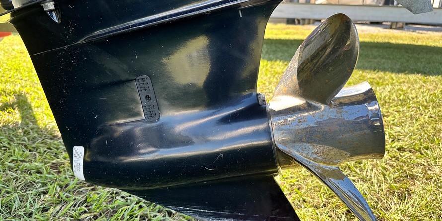 Century 2900 center console