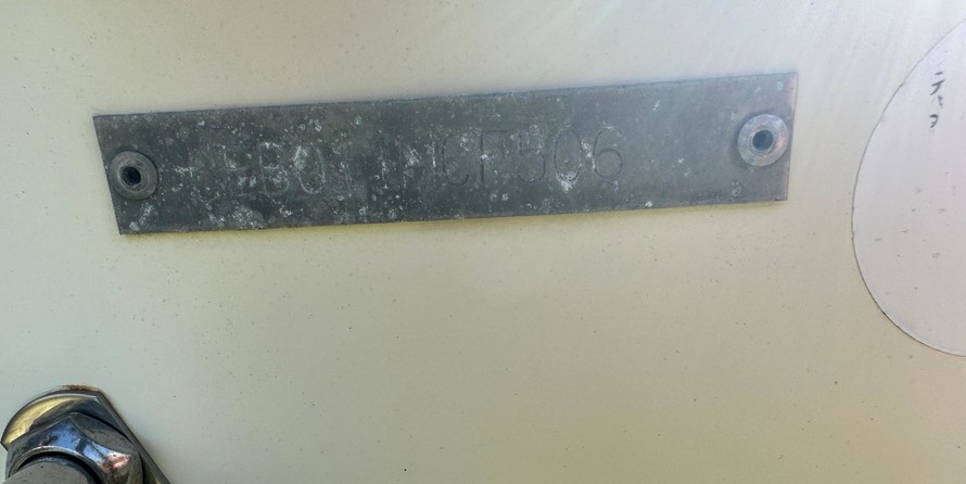 Century 2900 center console