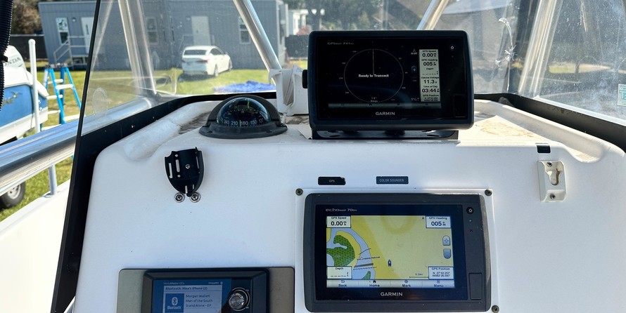 Century 2900 center console