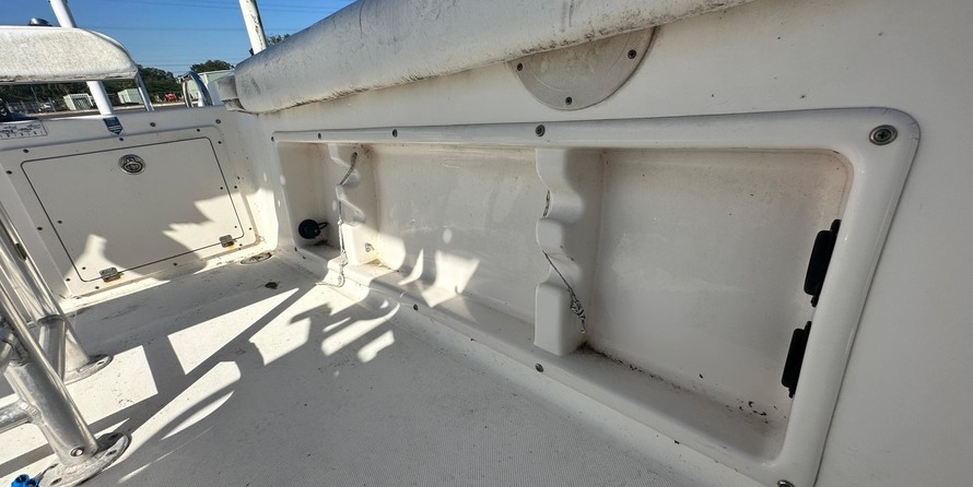 Century 2900 center console