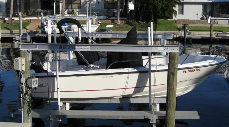 Boston Whaler 190 Outrage