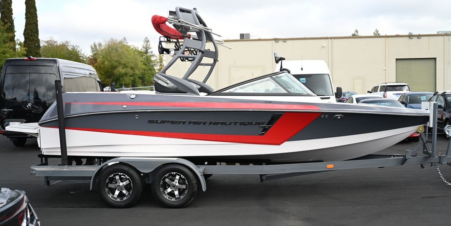 Super Air Nautique 210