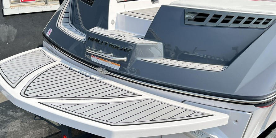 Super Air Nautique 210