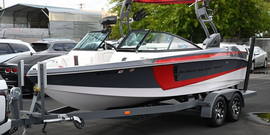 Super Air Nautique 210