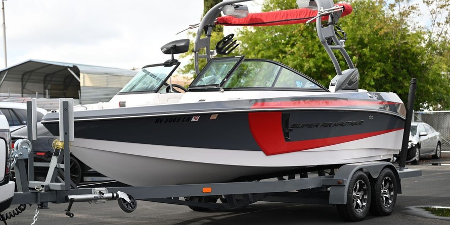 Super Air Nautique 210