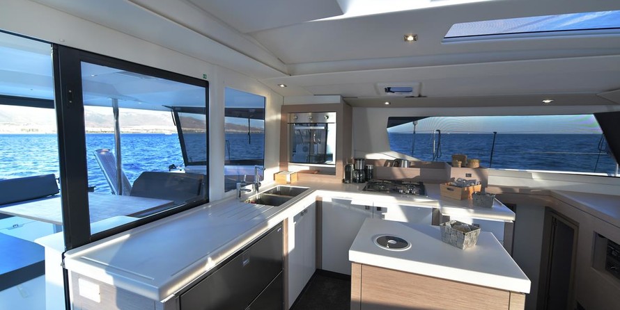 Fountaine Pajot Saona 47