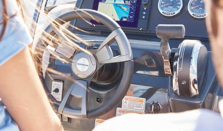 Quicksilver Activ 605 Open