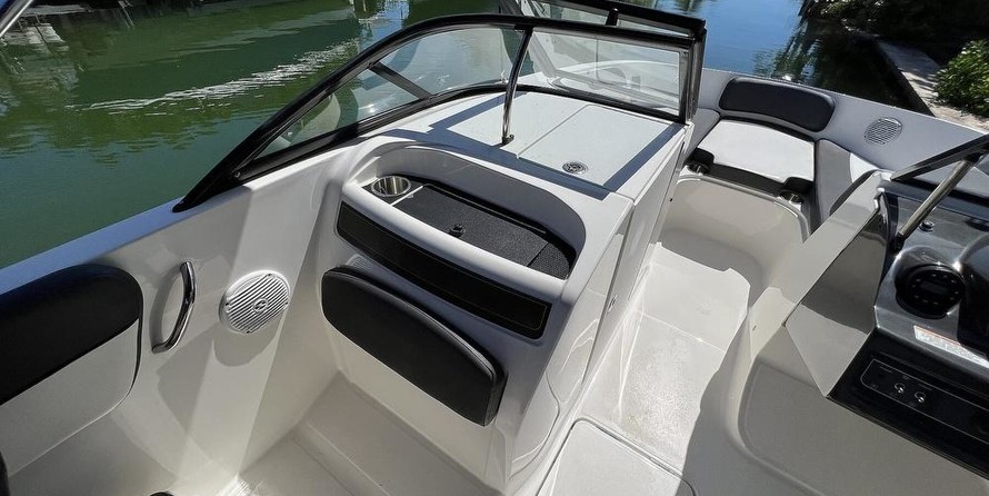 Bayliner VR6 BOWRIDER