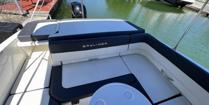 Bayliner VR6 BOWRIDER