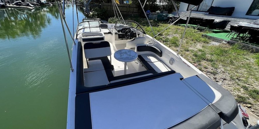 Bayliner VR6 BOWRIDER