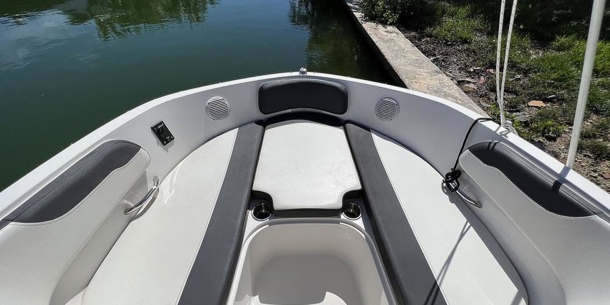 Bayliner VR6 BOWRIDER