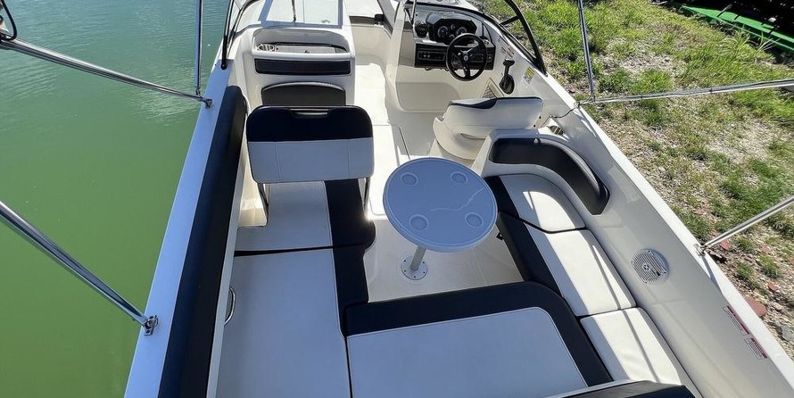 Bayliner VR6 BOWRIDER