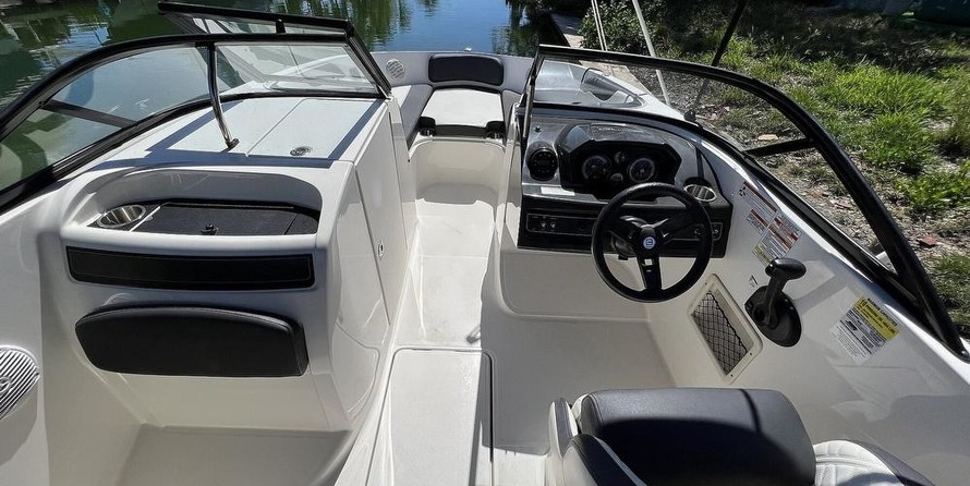Bayliner VR6 BOWRIDER