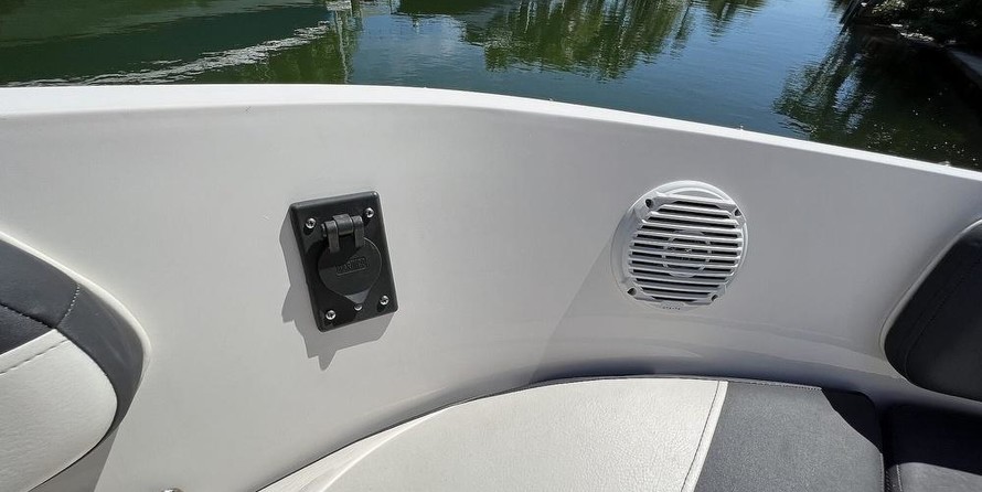 Bayliner VR6 BOWRIDER