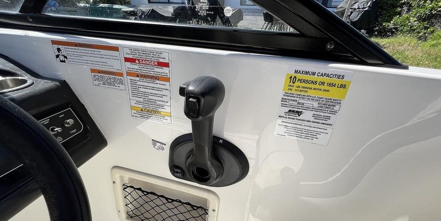 Bayliner VR6 BOWRIDER