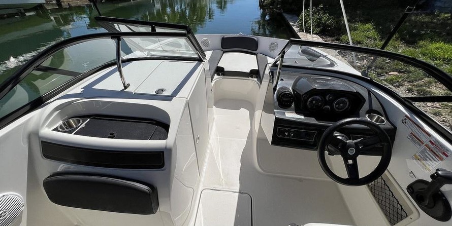 Bayliner VR6 BOWRIDER