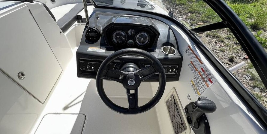 Bayliner VR6 BOWRIDER