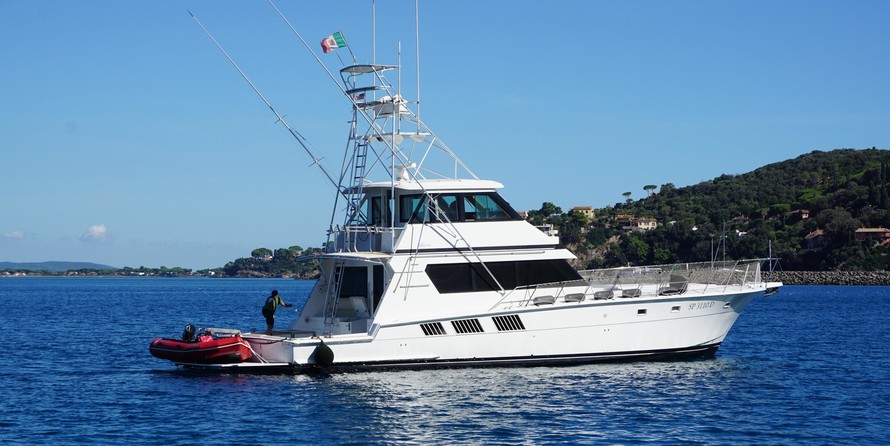 Hatteras 65