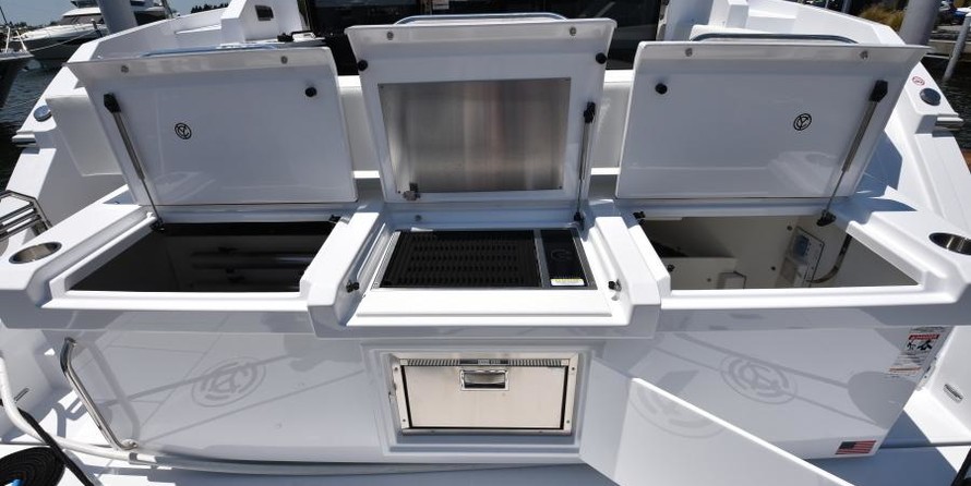 Cruisers Yachts 42 Cantius