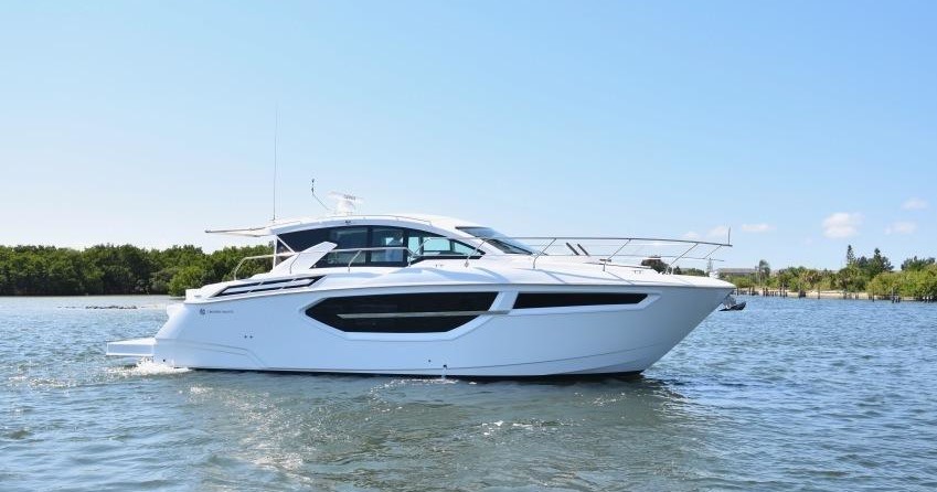Cruisers Yachts 42 Cantius