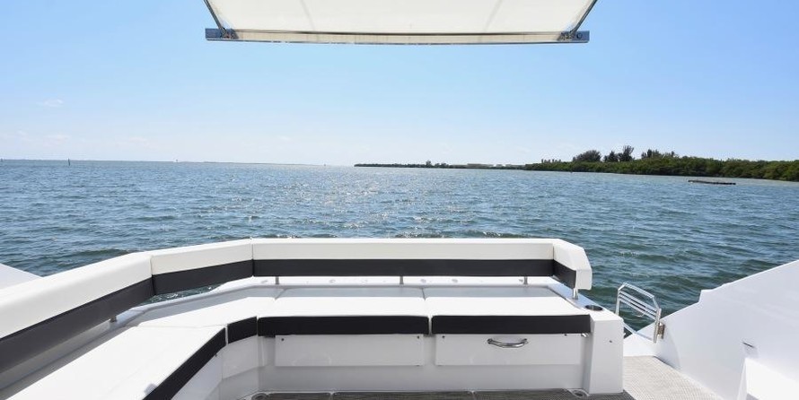 Cruisers Yachts 42 Cantius