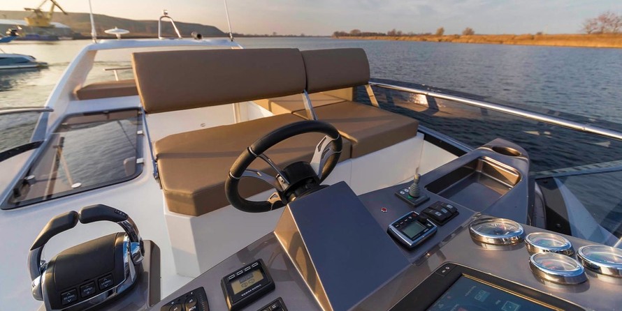 Galeon 360 FLY