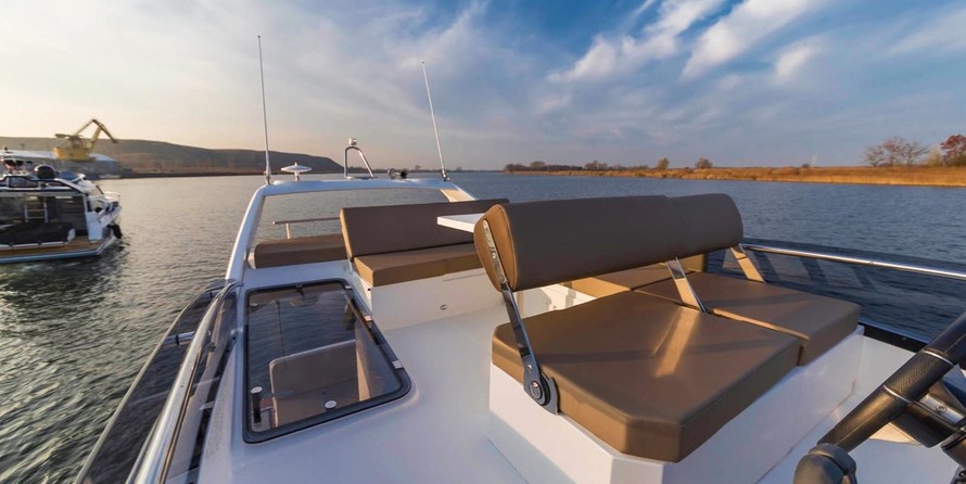 Galeon 360 FLY