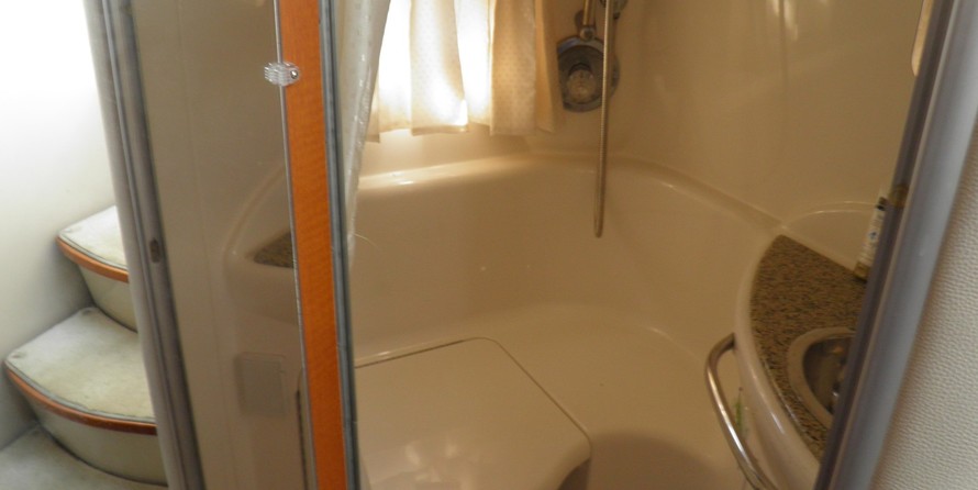 Chaparral 330 Signature