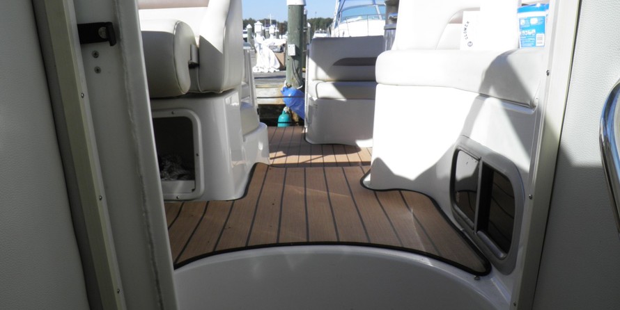 Chaparral 330 Signature