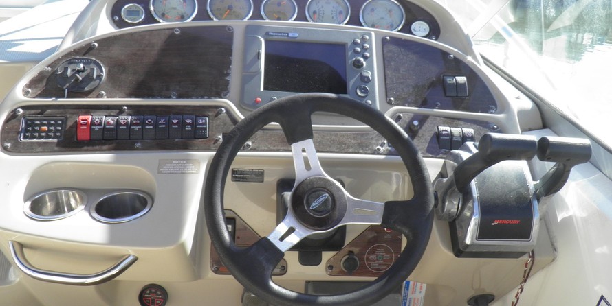 Chaparral 330 Signature