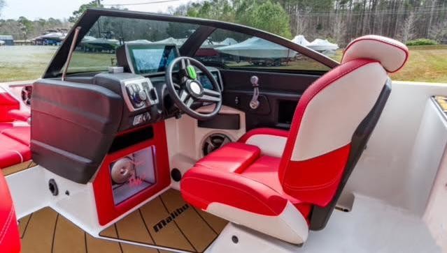 Malibu Wakesetter 25 LSV