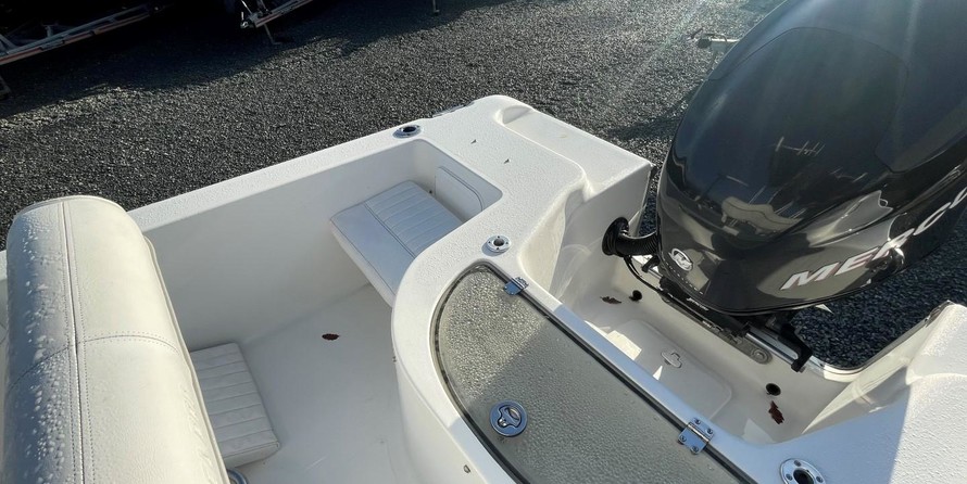 Angler Pro Boats 2900 center console
