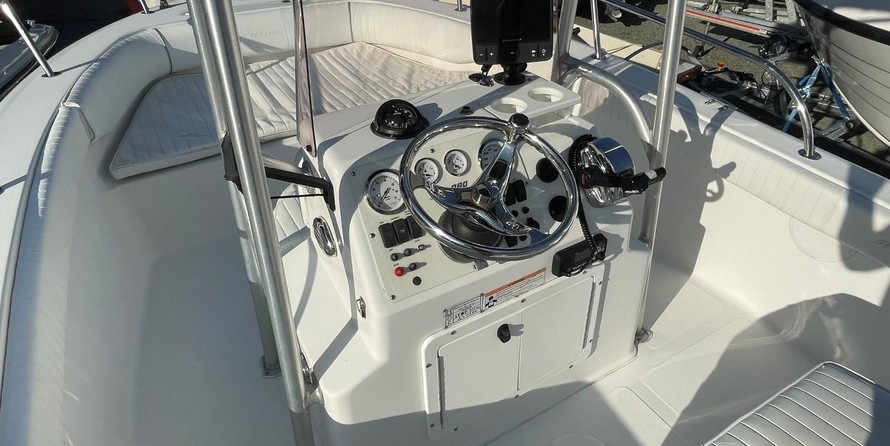 Angler Pro Boats 2900 center console