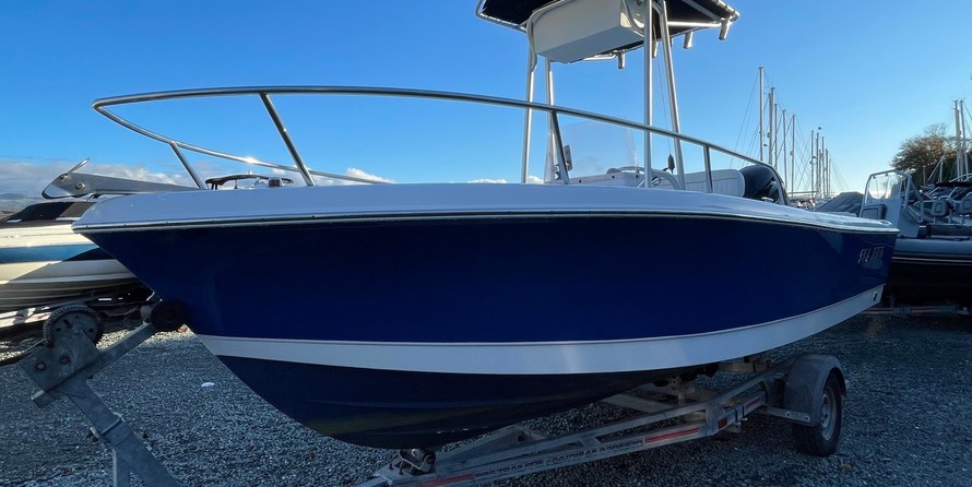 Angler Pro Boats 2900 center console